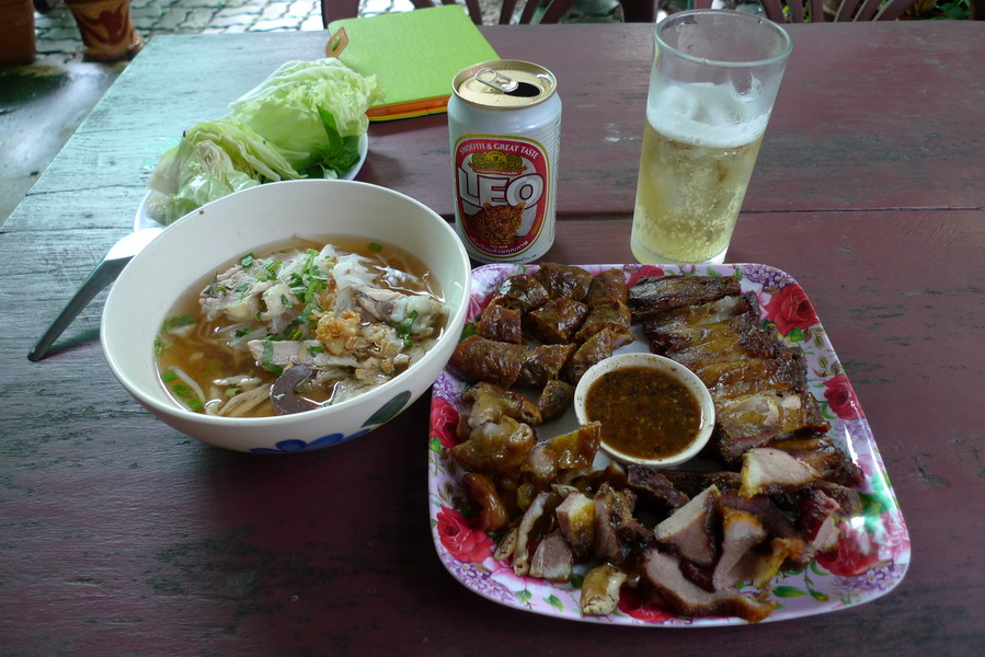我的下午餐，标准的一只啤酒