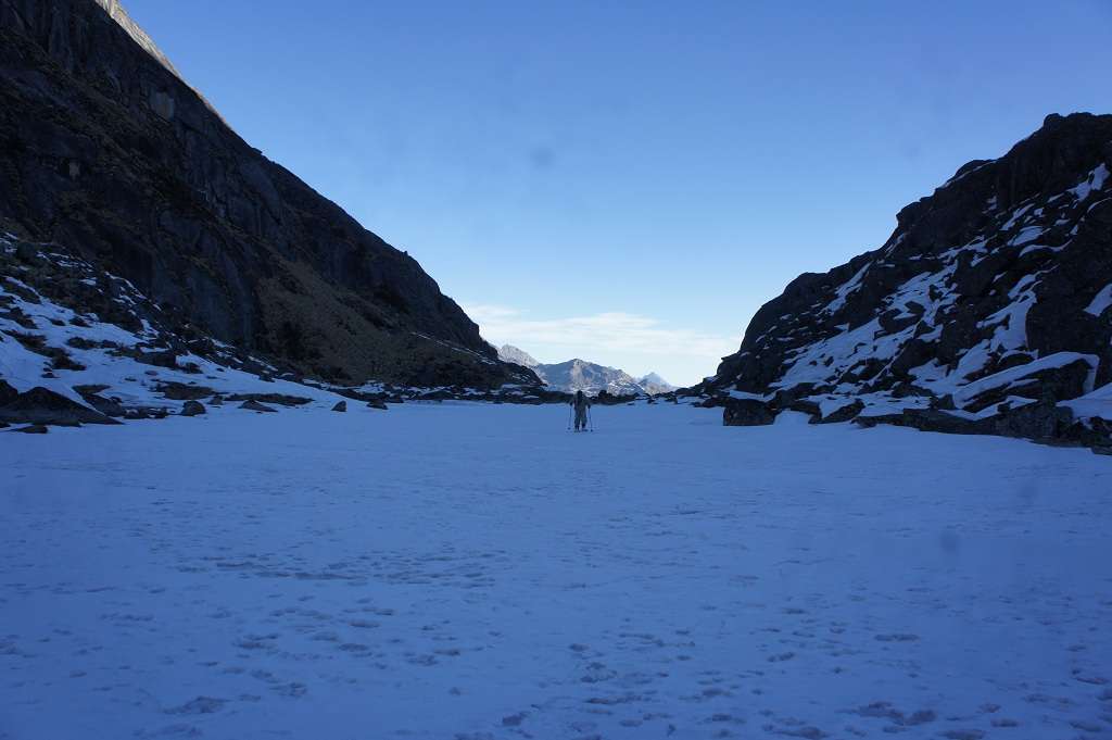 冰冻的海子，是今天走的最好走的路