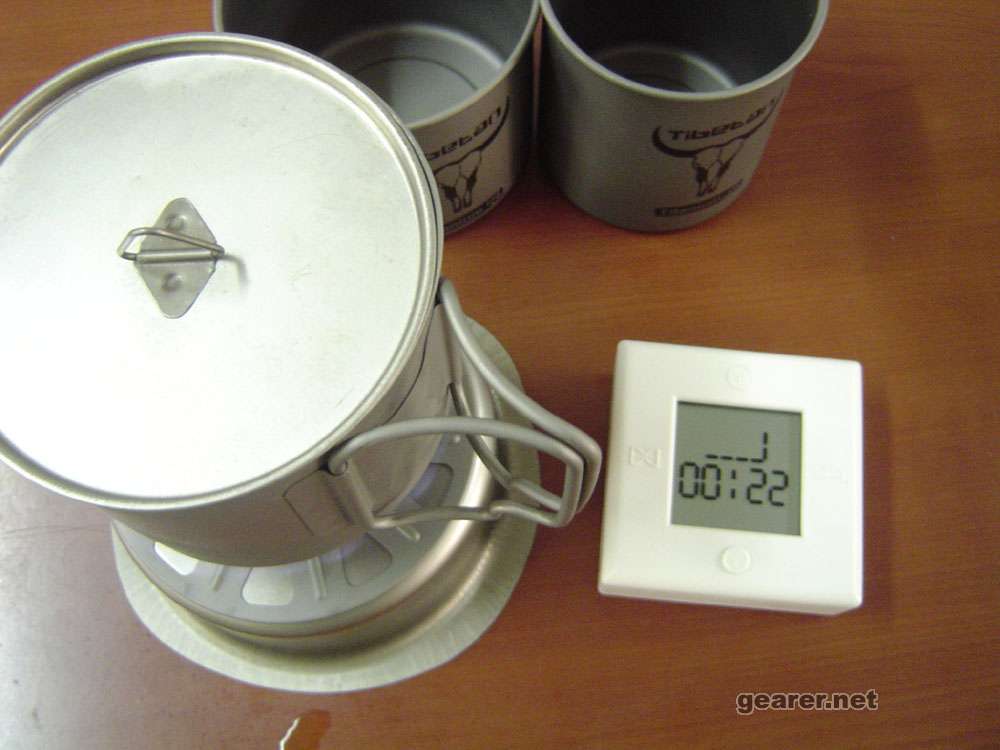 550ml的杯子加了500ml的水，坐到炉子上