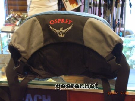 Osprey Crescent 70头包正面.JPG