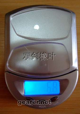拆下的塑料片：6.8克