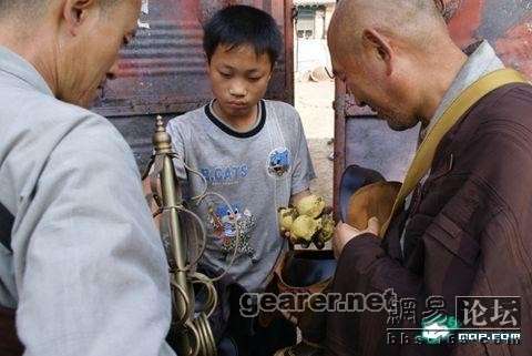供养三宝是佛****的义务，其功德不可思议