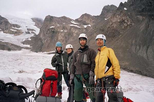 越过布满裂隙的冰河(Hoh Glacier),很难走,但走的很过瘾